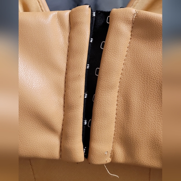 Zara Faux Leather Corset - Picture 5 of 6